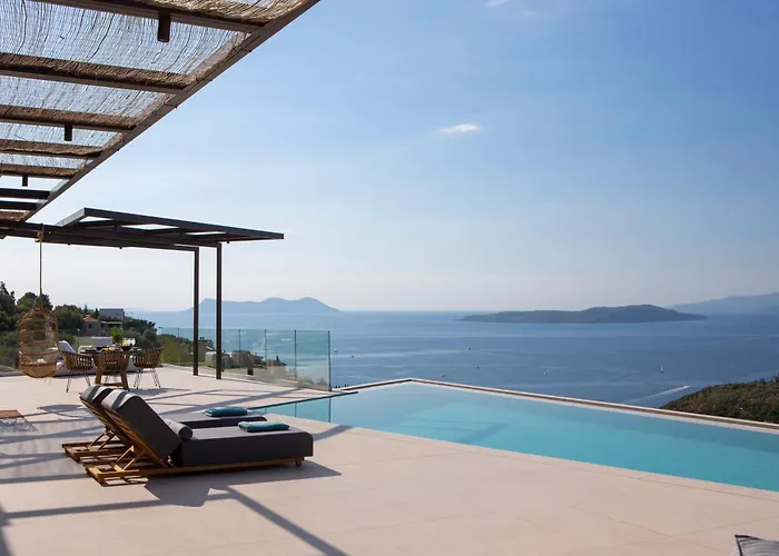 Alexandra Villa *
