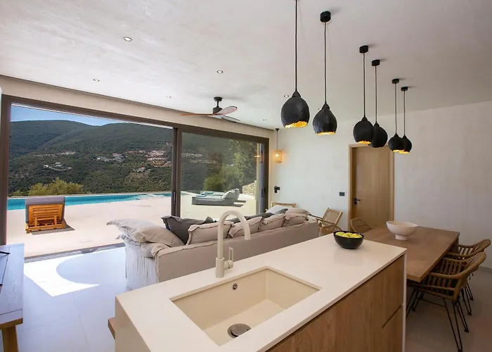 Alexandra Lefkada City